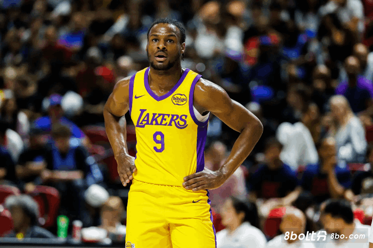 奥尼尔谈布朗尼:他因为姓氏而承受了很大压力,希望他快乐