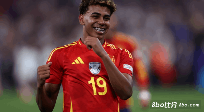 佩蒂特：亚马尔离金球奖不远了，他每次触球都令人难以置信