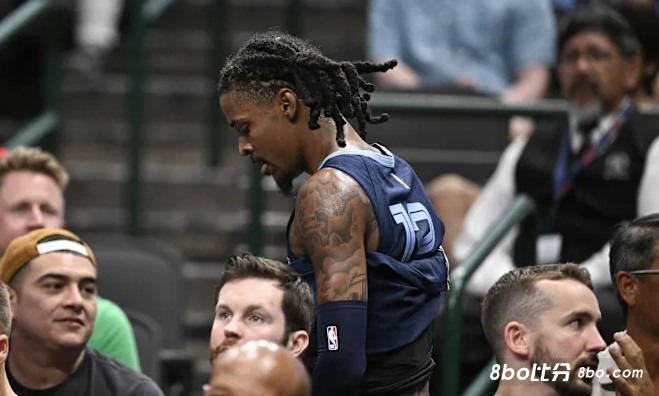 脚踝轻微扭伤！莫兰特：我没事儿，现在只是季前赛伙计