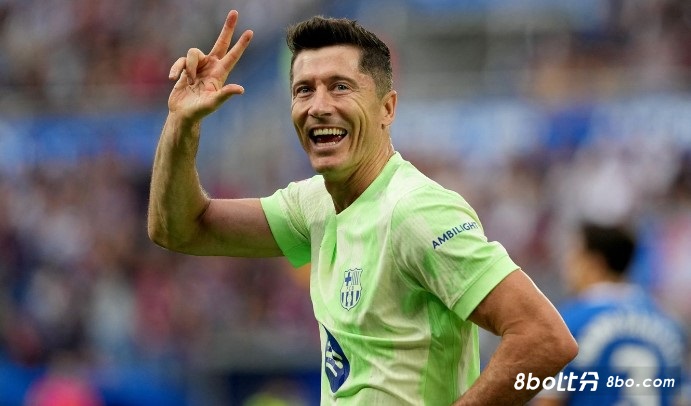 五大联赛球员进球榜：莱万12球居首，哈兰德11球次席&凯恩10球