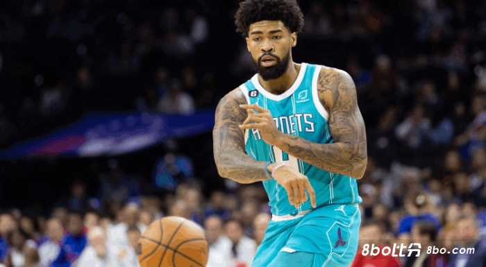 美记：勇士对从黄蜂得到中锋尼克