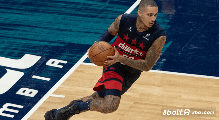 休赛期没练？库兹马开季两战合计32中9 三分没开9投0中