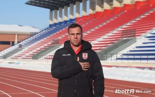 津媒：伊万很欣赏塞尔吉尼奥，对能否有新归化到位做了两手准备