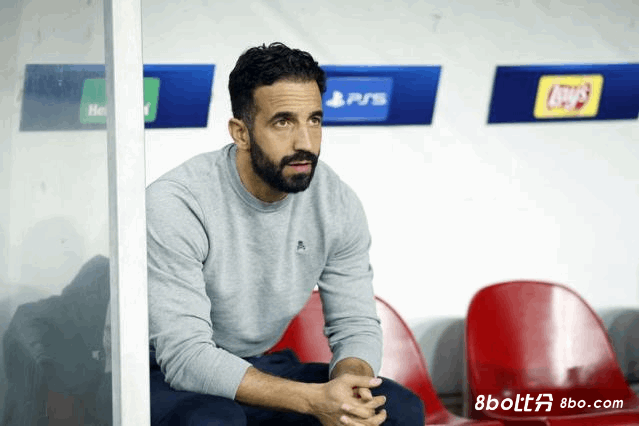 又一位高手！专家称阿莫林的发布会宛如艺术品，C罗曾叫他诗人