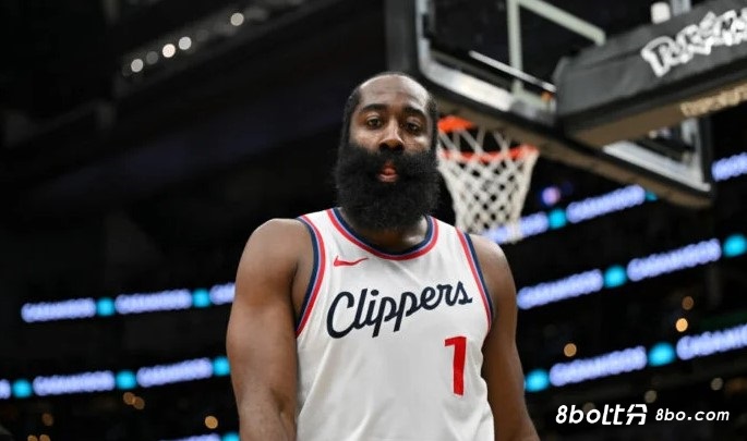 乔治打趣：哈登现在失去一些爆发力&脚步慢了，他扣完篮感觉手很痛