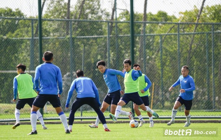 官方：申花3人不会随队出征亚冠，蒋圣龙遭遇内收肌拉伤