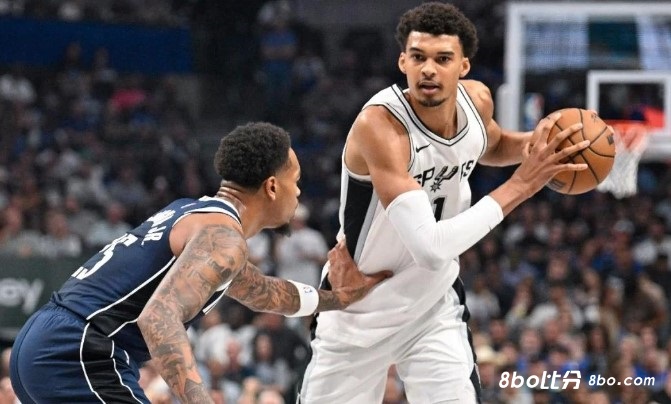 文班亚马近6战场均32.5分&命中5.7记三分，亚马三分命中率达44%