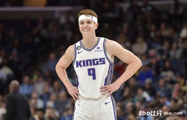 本赛季低迷！Scotto：国王预计本赛季会继续将许尔特和莱尔斯摆上货架