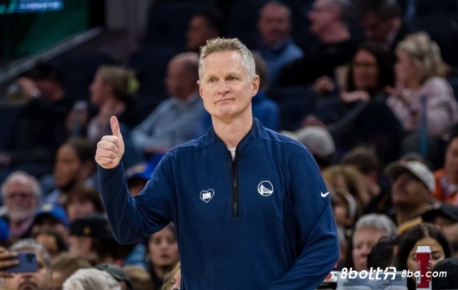 勇士分析师给了科尔一个新阵容，分析分该阵容17分钟净胜森林狼11分