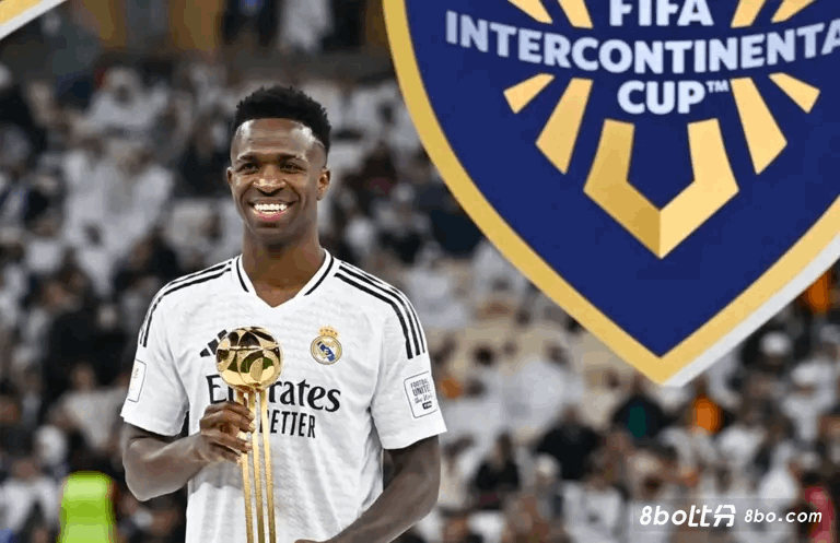 进度2/7！皇马本赛季各项赛事最多能够冲击7座冠军