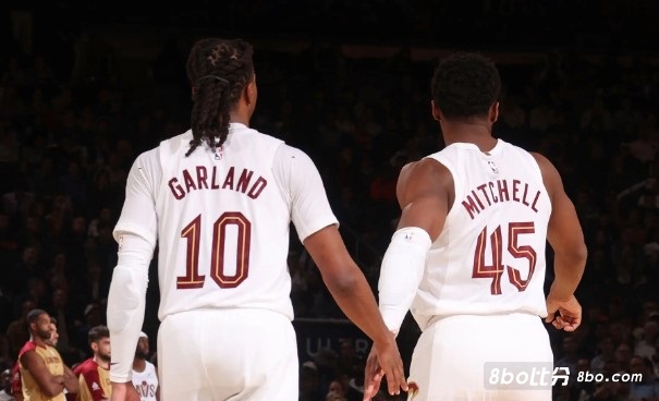 队记:骑士可能考虑在截止日前完成一笔2换1的骑士交易,以巩固深度