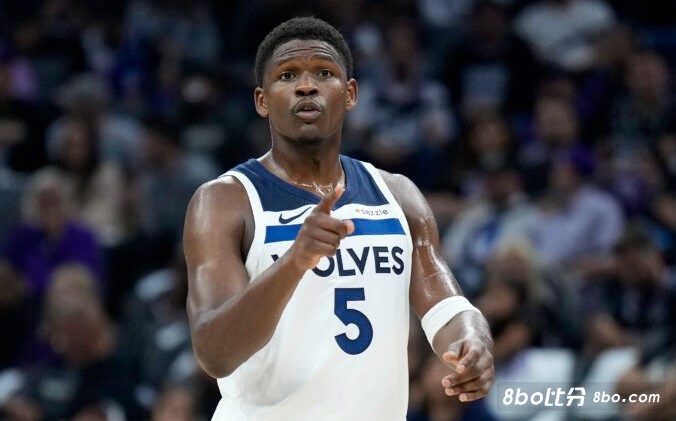 罚单+1！爱德华兹赛后采访使用粗鄙言语被罚款10万美元