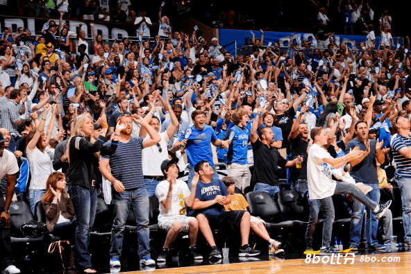 关注度拉满!魔术官方:本场观战人数19598,创队史新纪录