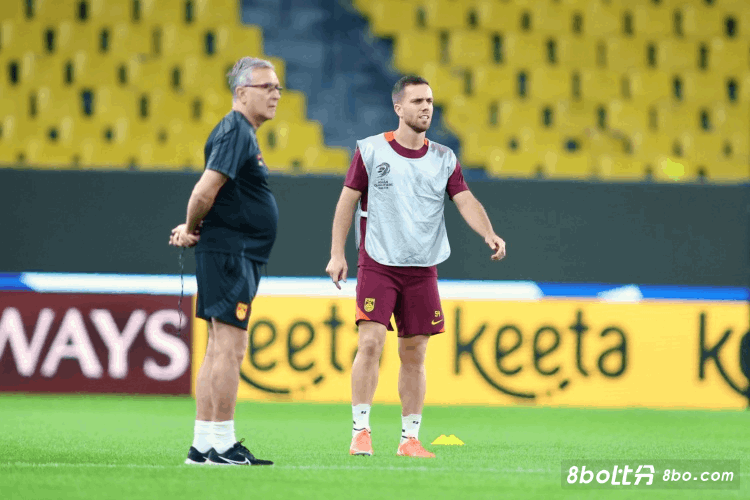 媒体人：国足变阵4231可能性不大，阵中仅3人能打后腰不够用