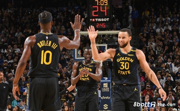 关键卡位战！ESPN预测明日勇士获胜概率为48.5%，灰熊51.5%