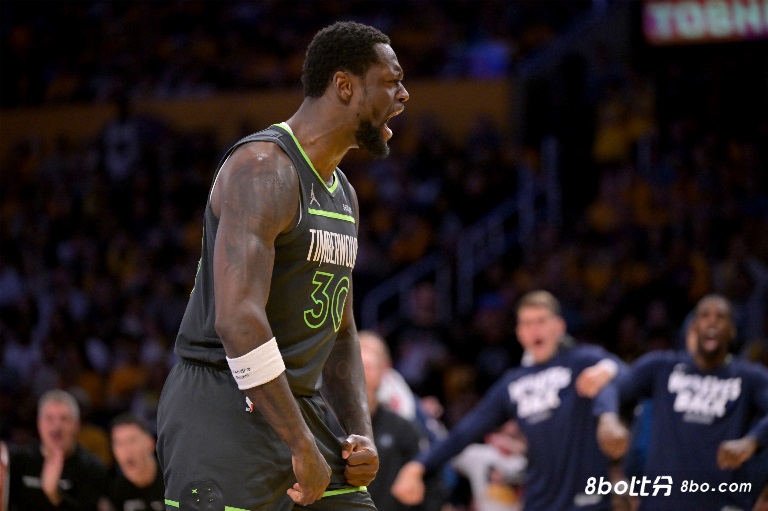 ?湖狼G5裁判报告：詹姆斯被里夫斯绊倒 错判兰德尔犯规