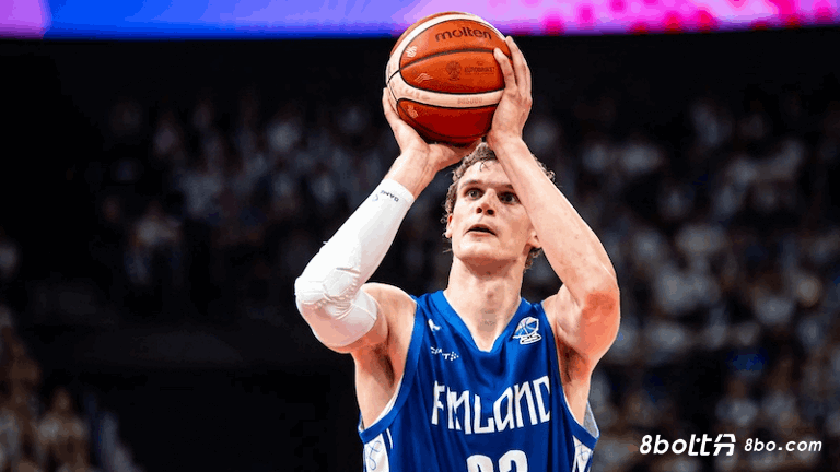 媒体人:马尔卡宁展现出非常全面的能力,告诉对手什么叫现代篮球