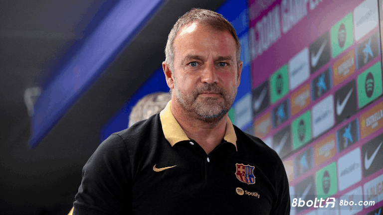 马卡：巴萨球员赛后未洗澡更衣，赛后士离直接乘坐巴士离开球场