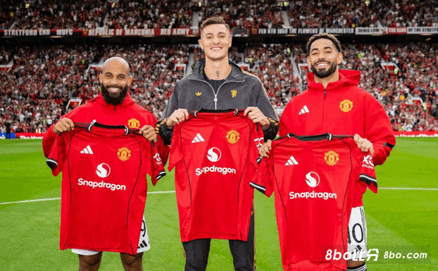 曼联名宿：曼联引援运作糟糕，球队实力不足以与强队抗衡