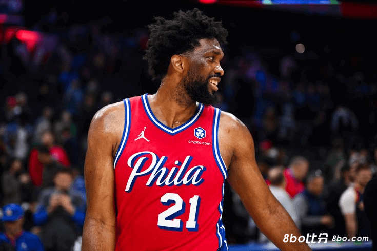 纳斯：恩比德今天训练参与度相当高，精神面貌极佳