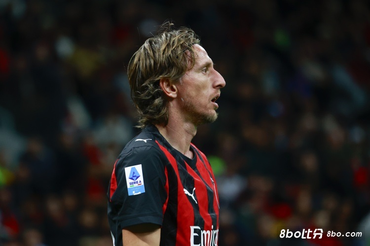 老而弥坚！40岁莫德里奇本赛季全部首发9场踢满