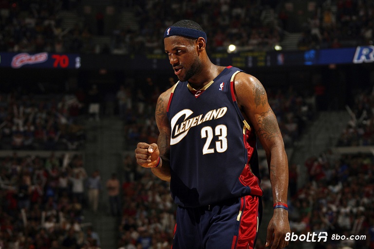 名记爆料：骑士正在打听让詹姆斯回去退役巡演