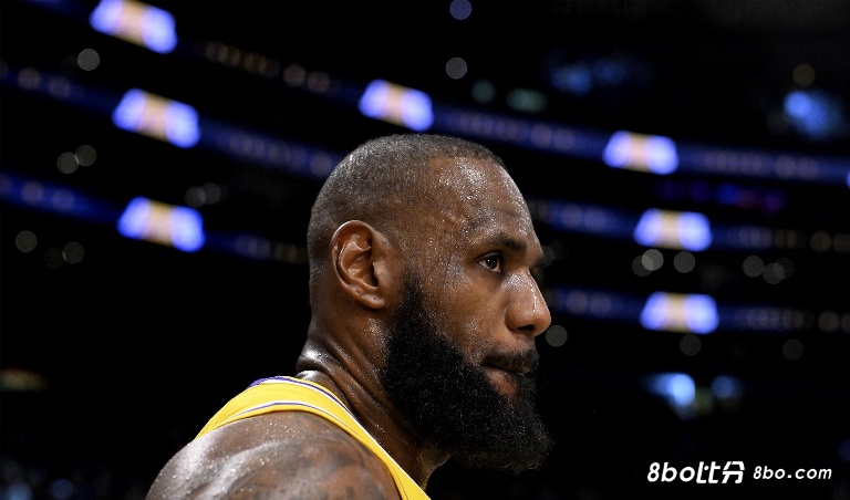 詹姆斯在训练中状态极佳!斯训可能在本月中下旬就重返球场