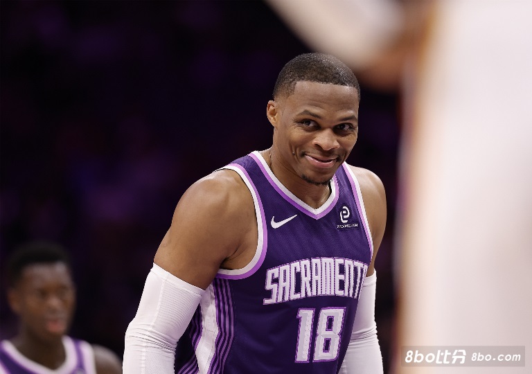 施罗德首发毫无用处！威少顶替能使球队继续前进