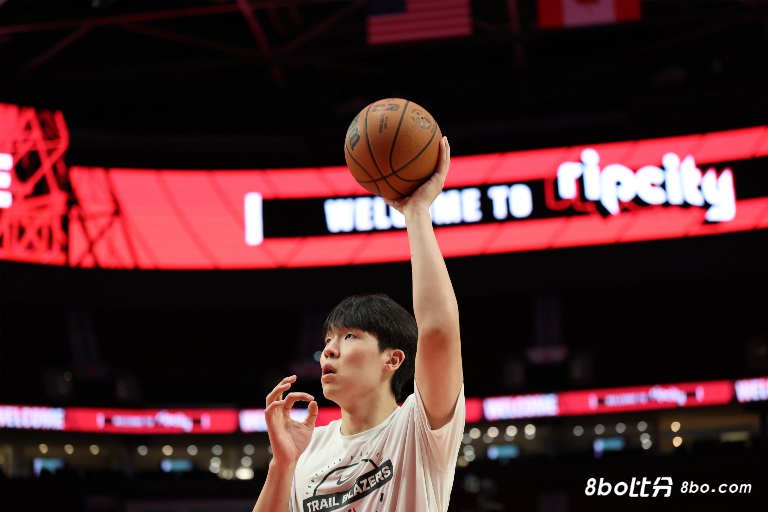 跟队记者直言： 球队想进季后赛杨瀚森就没有上场机会