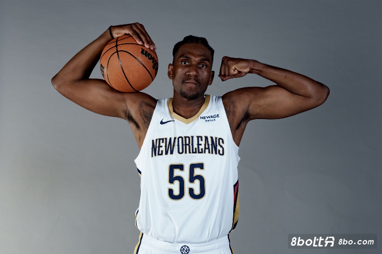 科尔谈卢尼首次以客队球员身份到访：勇士非常想念他