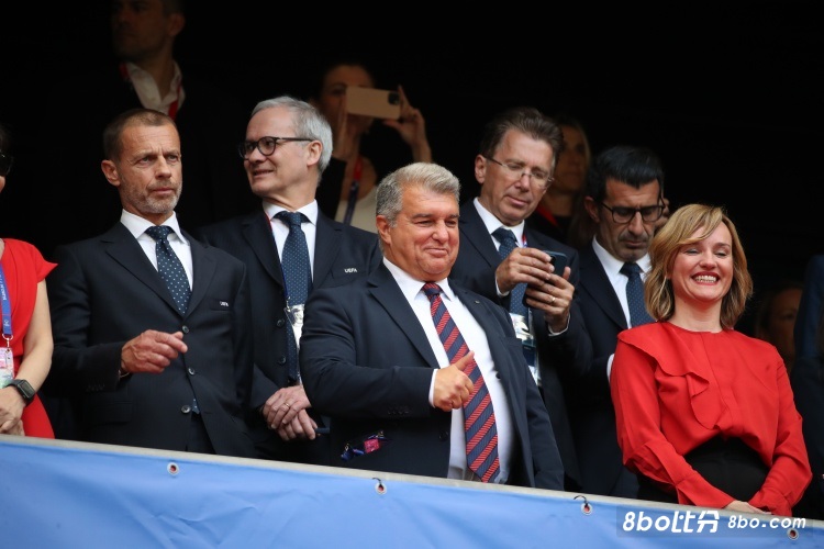 变脸大师?巴萨主席称想为梅西举办最隆重的致敬仪式