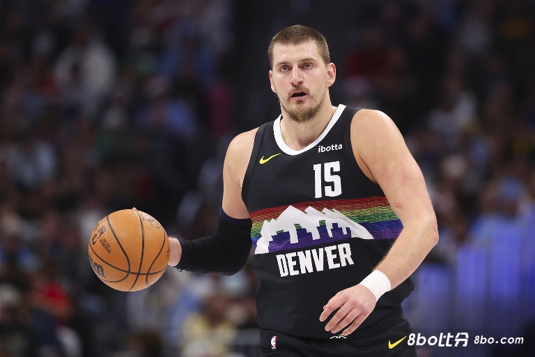 这是在点谁？约基奇：最重要是不要去和裁判有争执