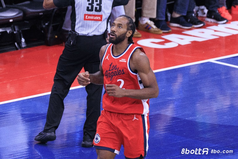 攻防的中流砥柱！莱昂纳德单场至少55分10板5断3帽 NBA历史首人，当代乔丹回来了