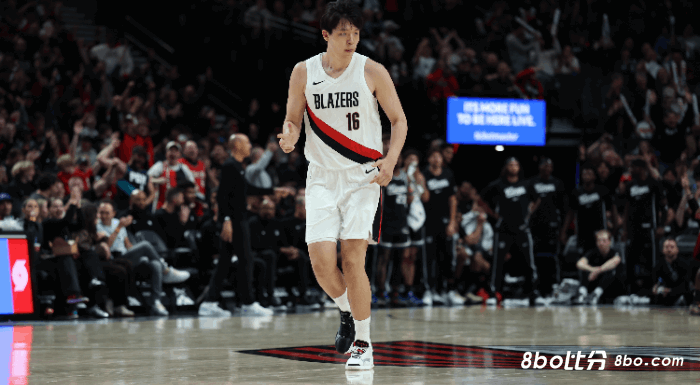 媒体人：瀚森需要练三分 今天运气够差几个球防到位了对手也进了