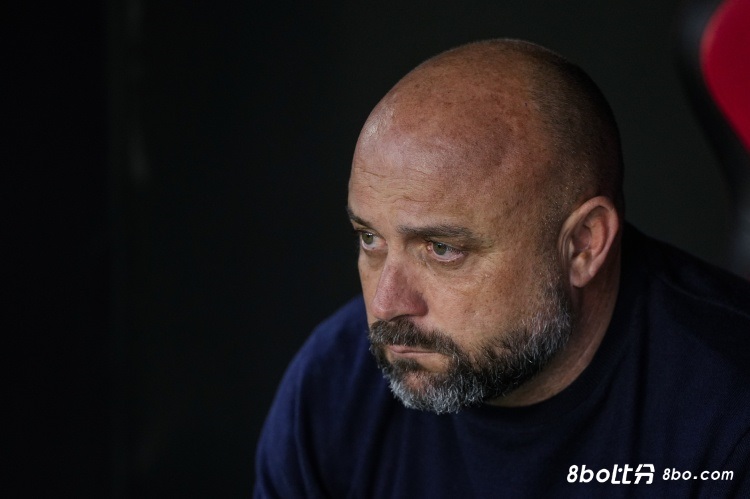 西班牙人主帅反击:巴萨球迷没资格给任何人上课